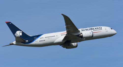 Aeromexico plane flying