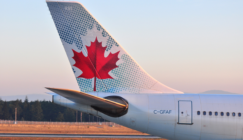 Air Canada livery tail maple leaf