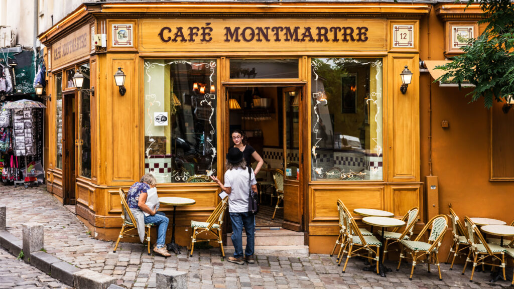 Colorful-cafe-in-Montmartre-Paris